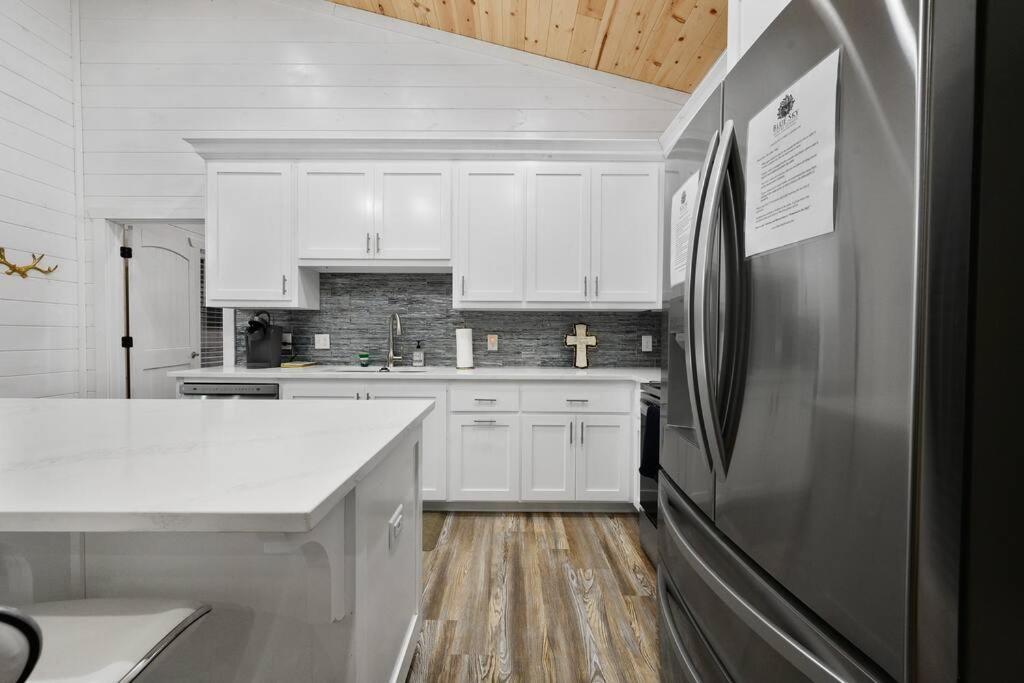 Diamond Cabin W/ Jet Shower & Secluded Back Deck! Broken Bow Exterior photo