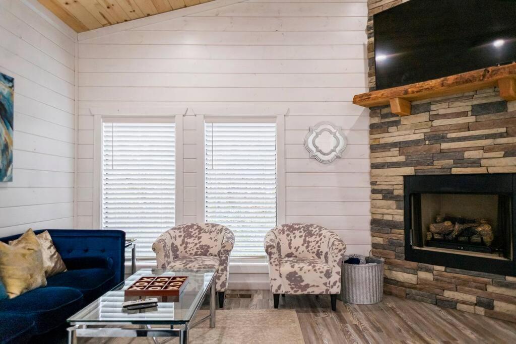 Diamond Cabin W/ Jet Shower & Secluded Back Deck! Broken Bow Exterior photo